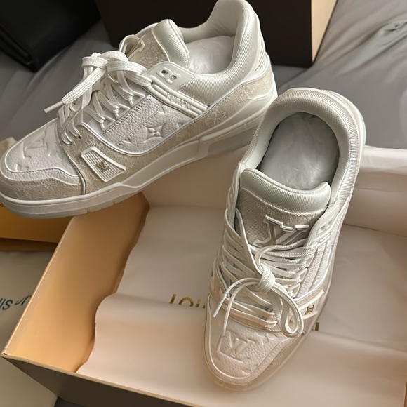 Louis Vuitton Trainer Sneaker size LV 8 (US 9 Perfectly) - Picture 5 of 10